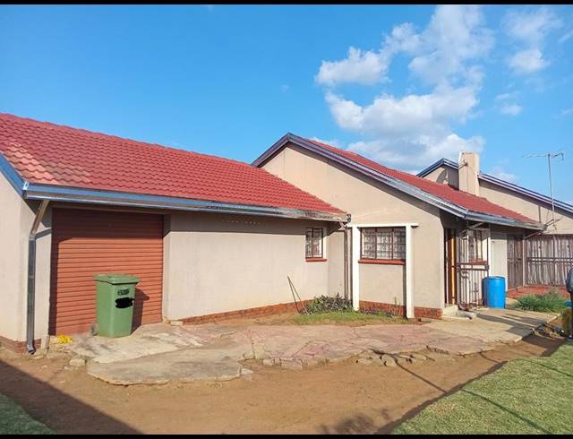 4 BEDROOM HOUSE FOR SALE IN BEVERLY HILLS